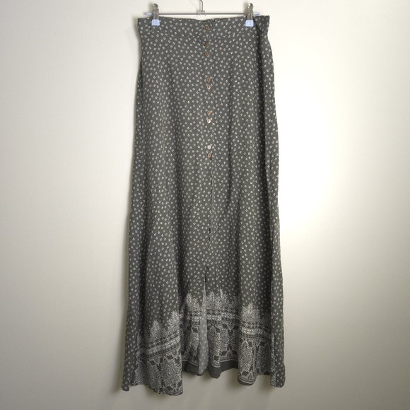 Charlotte Russe Dresses & Skirts - Charlotte Russe Ditsy Floral Cottagecore‎ Maxi Skirt L